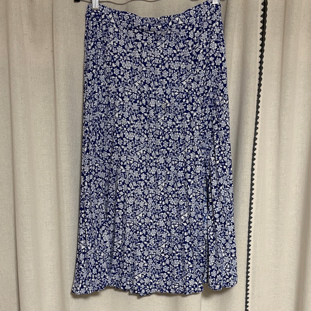 Skies Are Blue White Floral A-Line Skirt
